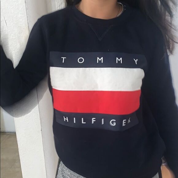 Tommy Hilfiger Sweaters - Tommy Hilfiger Sweater